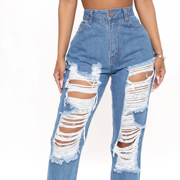 NWT FASHIONNOVA Distressed Boyfriend Jeans - Picture 1 of 7